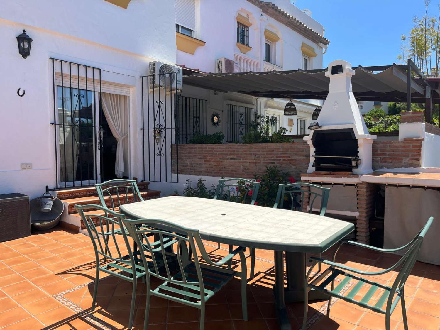 Bonita casa adosada en la Urbanización Olimar