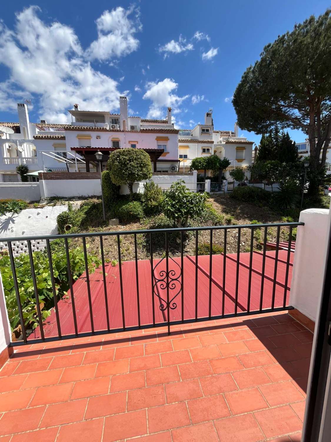 Bonita casa adosada en la Urbanización Olimar