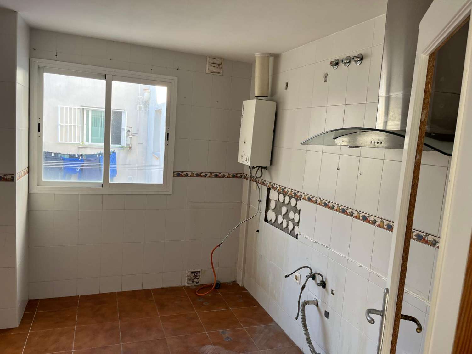 Piso con Precio Negociable.