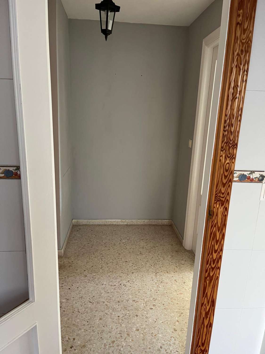 Piso con Precio Negociable.