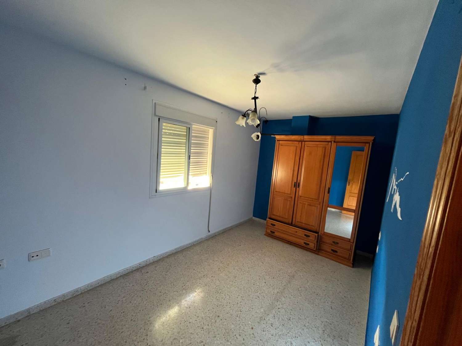 Piso con Precio Negociable.