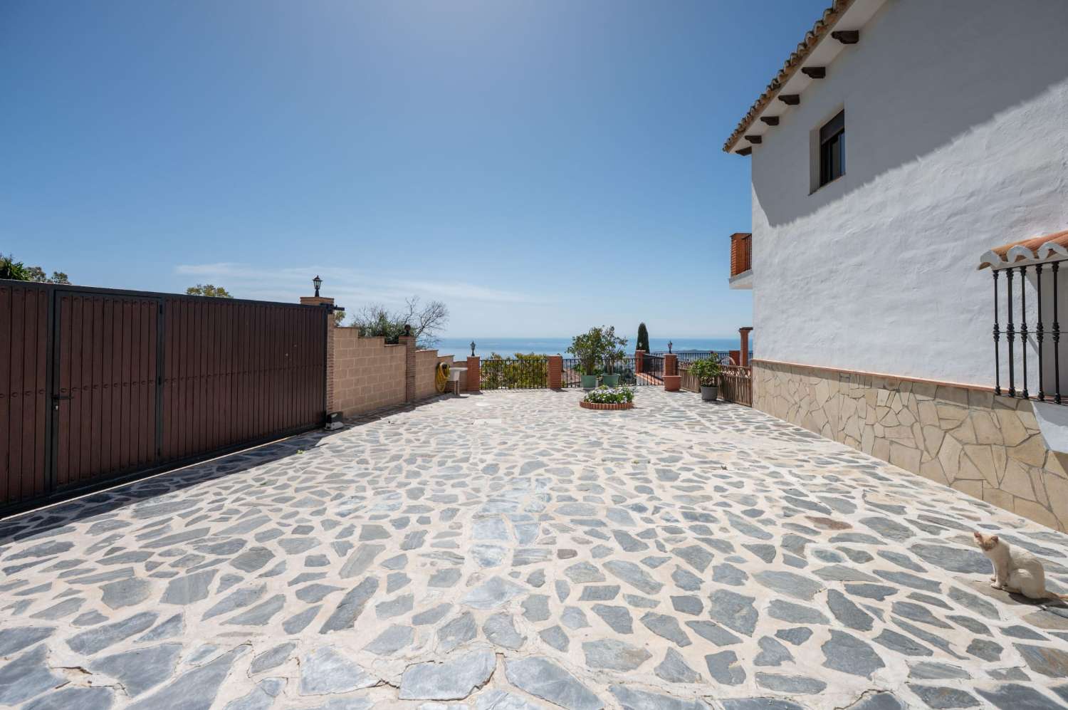 Inversión Única con Vistas de Ensueño en Osunilla.