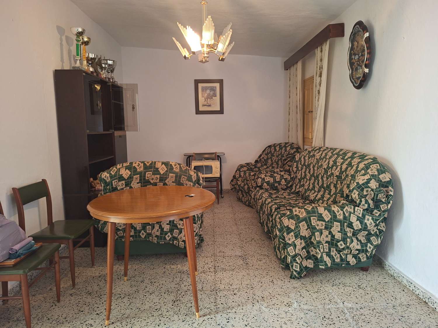 Casa en esquina en la parte baja de los Pacos.