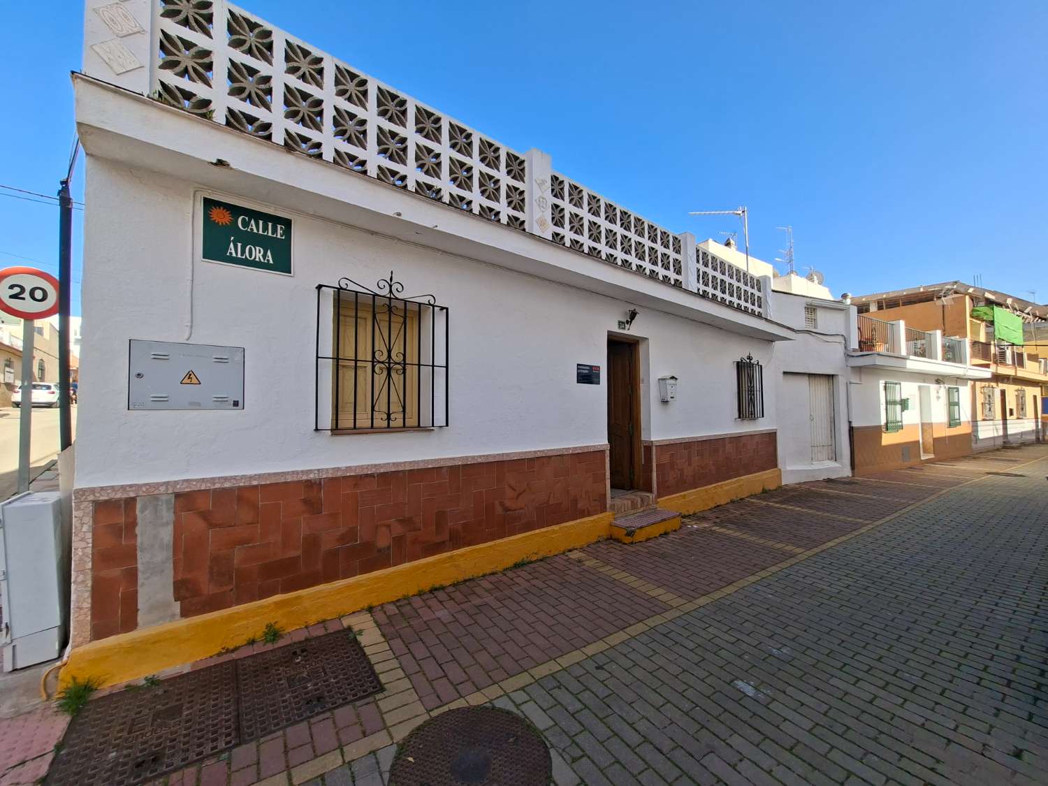 Casa en esquina en la parte baja de los Pacos.