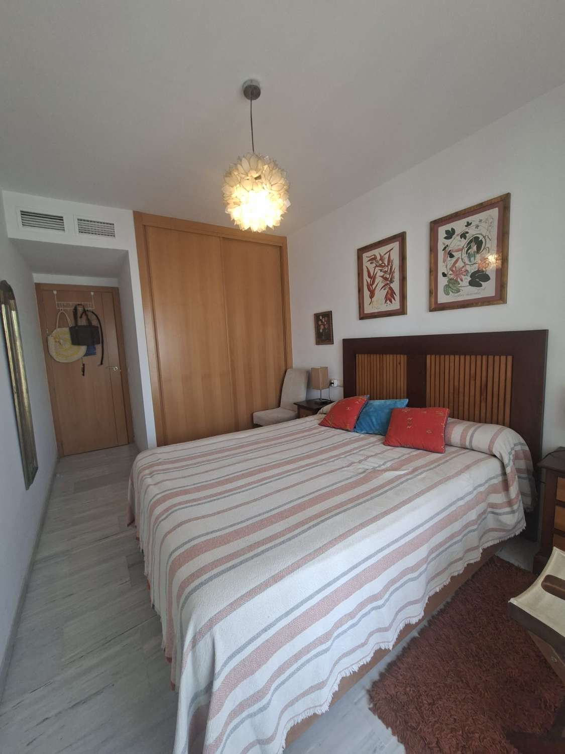 平面 季节性 在 Benalmádena