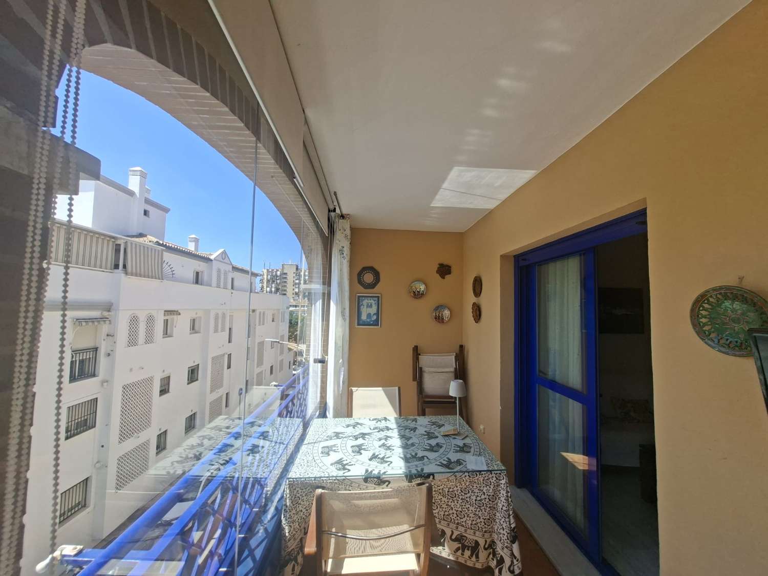 平面 季节性 在 Benalmádena