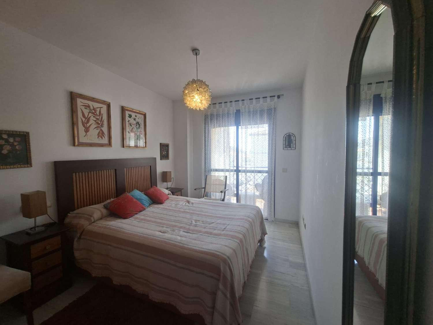 平面 季节性 在 Benalmádena