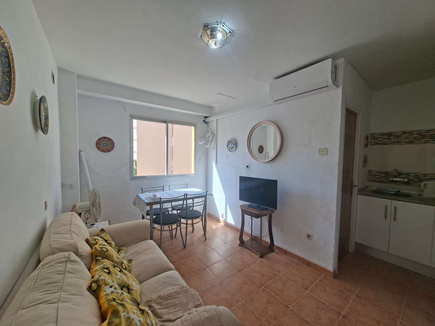 Pieni huoneisto kausiluonteinen Fuengirola